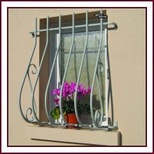 Grilles de fenêtre en fer forgé, barreaux de fenêtre